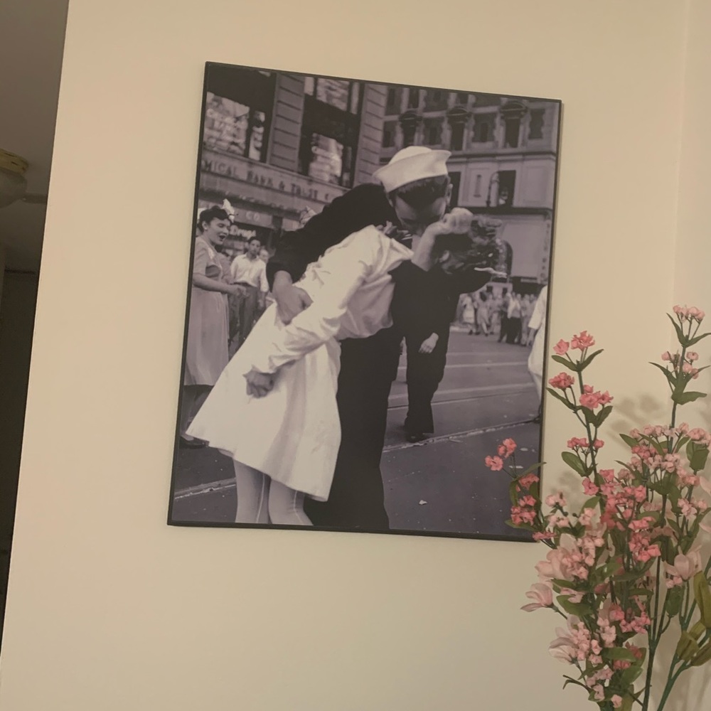 “The Kiss” Wall Decor